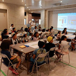 西谷小学校の児童が集合