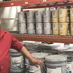 私たちはペイントのプロとErickさん