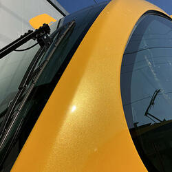 スラントノーズを彩る雷都イエロー