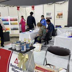 塗料屋サンライズのアイドルが応援隊として各種イベントをサポート