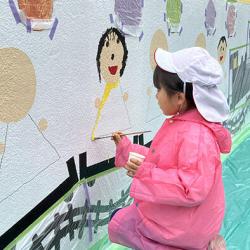 壁に絵を描くなんて初めて