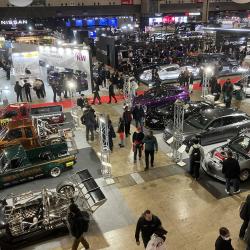 モーターファンが詰めかけた