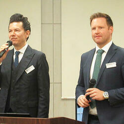 BMケミー・ジャパンのベイショア社長（左）とBMケミーのシュネル氏（右）