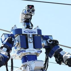 大迫力の多機能鉄道重機