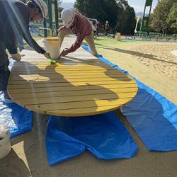 まんのう公園で塗装ボランティア01