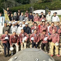 まんのう公園で塗装ボランティア02