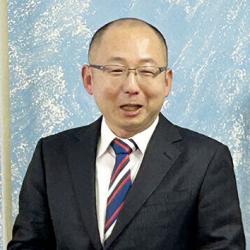 高橋信介社長。年間観戦数90試合と大のサッカーファン