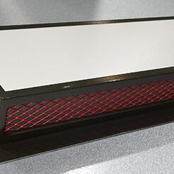 ブランド品のディスプレイ（素材は金属）