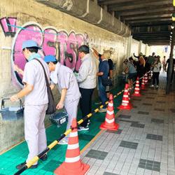 作業には地域住民も参加