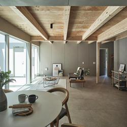 明るい光に満たされる