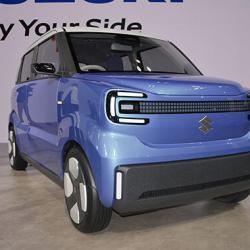 スズキ「ビジョン e-スカイ」