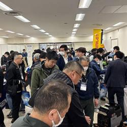 平日にも関わらず多くの来場者で賑わった