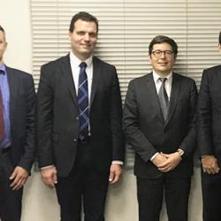 右から丹野栄一氏（サメス・クレムリン日本法人社長）、uerric BALLU氏（オーナー・グループCEO）、Cedric PERES氏（サメス・クレムリンCEO）、Thomas VIOT氏（サメス・クレムリンアジア・パシフィック統括）