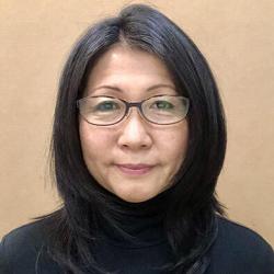 「私はアーティストと職人の間」とヨザン弥栄子さん